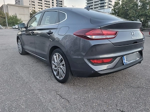 Hyundai i30 Fastback - Stare perfecta, foarte putin folosita. Masina foarte fiabila. - imagine 4