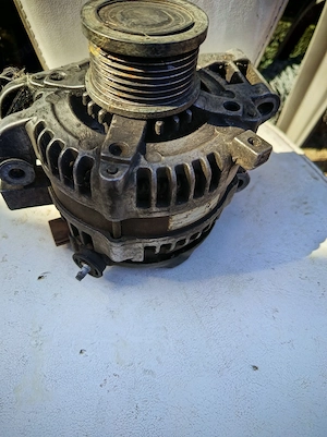 Alternator Toyota Avensis 2000 diesel 2007