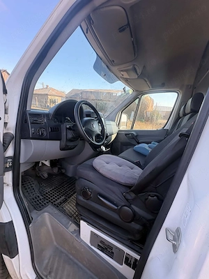 Volkswagen Crafter (2012)   Motor 2.0 L, Volum 12 m  - imagine 3