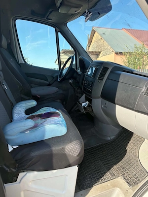 Volkswagen Crafter (2012)   Motor 2.0 L, Volum 12 m  - imagine 2