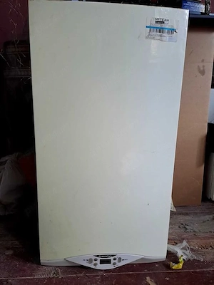 Vând centrala Ariston 24kw