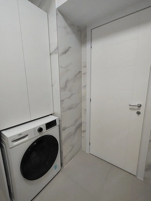 Închiriez garsonieră cu loc de parcare inclus - imagine 3