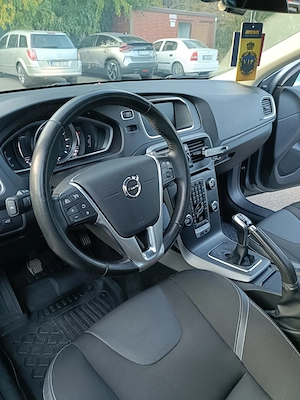 Vând Volvo V40 D3 an 2019 motorizare 2.0 diesel 150 CP - imagine 5