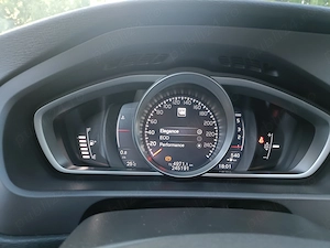 Vând Volvo V40 D3 an 2019 motorizare 2.0 diesel 150 CP - imagine 8
