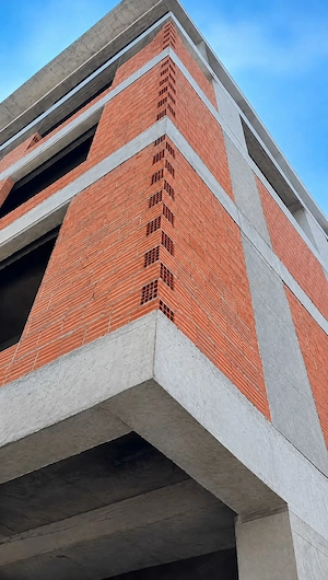 Echipe profi și echipamente - CONSTRUCTII - imagine 2