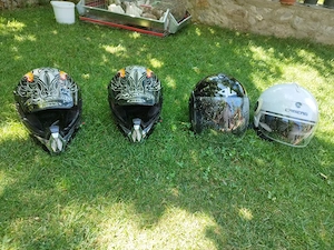 vând căști moto. se potrivesc si pentru trotinete biciclete