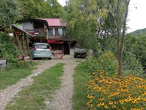 Casă  Gospodărie la țară la poale de munte! - imagine 4