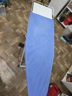 Masa de calcat cu ventilare