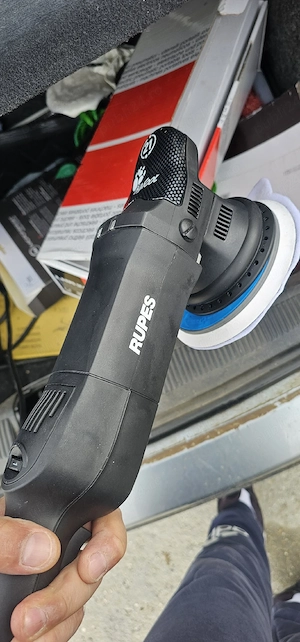 Produse profesionale detailing auto SONAX Profiline + bureți polish