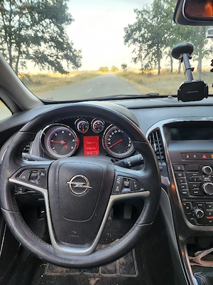 Opel Astra J