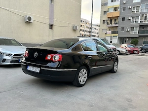 Volkswagen Passat B6 Highline 2.0 TDI an 2006 cutie manuală 140 Cp, Îngrijit - imagine 4