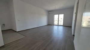 Proprietar, vand apartament de 3 camere.