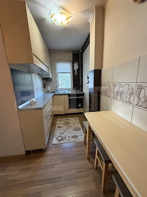 Apartament cu 3 camere, stare foarte buna, cu centrala proprie - Dambu - imagine 4