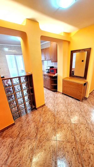 Ofer spre inchiriere apartament nou renovat cu 3 camere decomandate in Galati, Tiglina 3