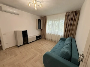 Apartament de închiriat cu două camere central 