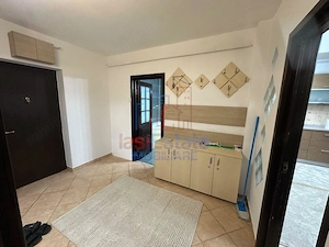 Apartament cu 3 camere de vanzare in Podu Ros - 74 mp, mobilat si utilat, loc de parcare inclus - imagine 3