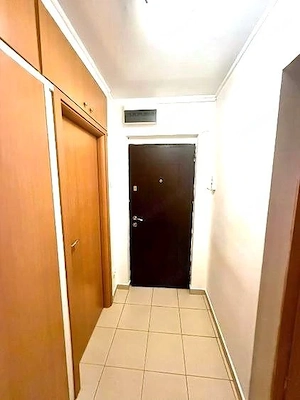  Închiriez Apartament cu 2 camere renovat, Bd. Basarabiei, etaj 2 - imagine 2