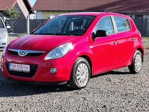 Hyundai i20 1.3 benzina   121000 km   2010 - imagine 2