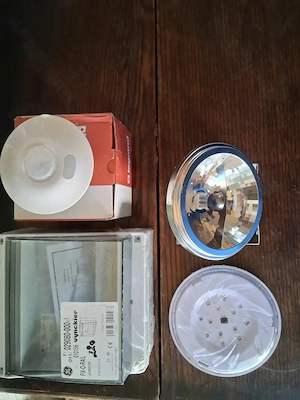 Pachet Componente Electrice premium (Legrand, Vynckier) + Lampă Piscină Steinbach   NOI
