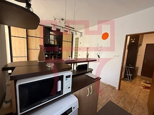 Apartament  3 camere 2 dormitoare Baciu str. Jupiter zona Petrom - imagine 3