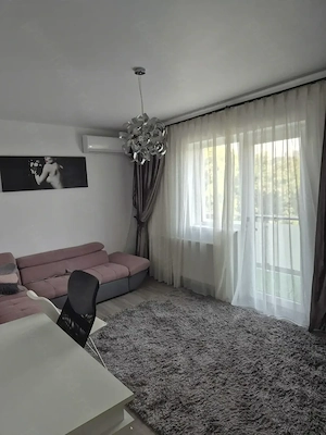 Inchiriez apartament