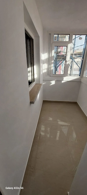 Ofer cameră în apartament  decomandat curat nouOlteniței 248 la o fată cu colege de apartament 