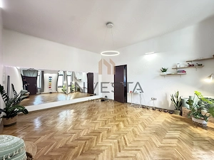 Oportunitate! Apartament cu 2 camere, Etaj intermediar, zona Centrala - imagine 2