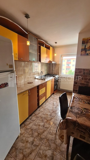 Apartament 3 camere, etaj intermediar, parcare, beci - Astra - imagine 4