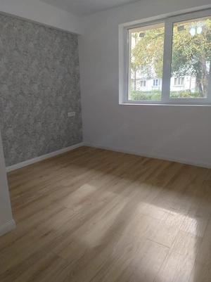Central apartament 3 camere - imagine 7