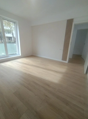 Central apartament 3 camere - imagine 4