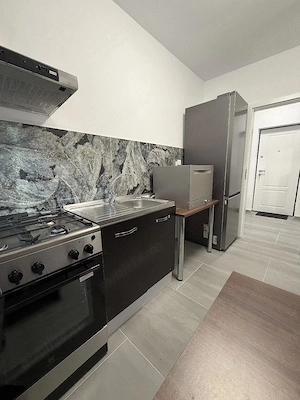 Apartament modern de 53 mp, situat la etajul 3 din 3, cu pod propriu, într-un bloc nou - imagine 9