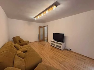 Inchiriez apart 4 camere mobilat si utilat in zona Astra pentru o familie sau studente fete eleve. - imagine 2