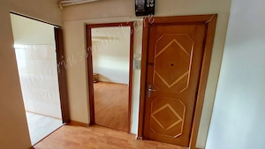 Apartament cu două camere, decomandat, stare foarte bună, str. Viorele - imagine 8