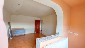 Apartament cu două camere, decomandat, stare foarte bună, str. Viorele - imagine 2