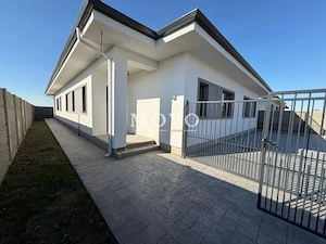 Duplex in Covaci | Toate utilitatile | Parter | Curte generoasa |  - imagine 2