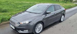 Ford Focus sedan 2016