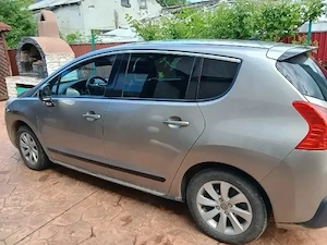 Vând Peugeot 3008 hibrid