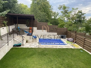 Casa cu piscina si vedere panoramica de inchiriat, Gruia