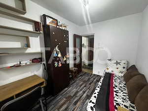 Apartament de inchiriat cu 3 camere balcon etaj 2 Mihai Viteazul Sibiu - imagine 3