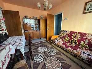 PF Vand apartament 3 camere semidecomandat etaj 3 din 4 - imagine 2