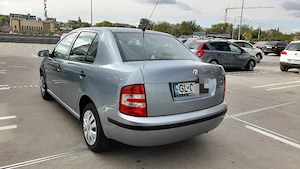 Skoda fabia 1,2 benzina Un proprietar în acte din 2005 - imagine 8