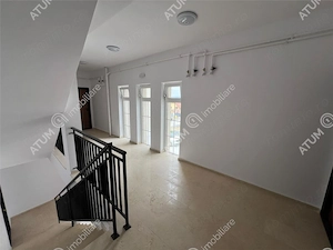 Apartament 2 camere balcon loc parcare zona Shopping City Selimbar - imagine 8