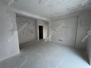 Apartament 2 camere balcon loc parcare zona Shopping City Selimbar - imagine 4