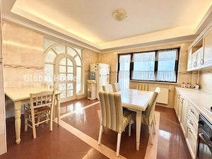 Închiriere apartament elegant 5 camere  in Cartierul Francez  Fit4You Le Club - imagine 6
