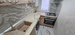 Apartament cu 2 camere ultracentral etaj 1 renovat mobilat utilat - imagine 2