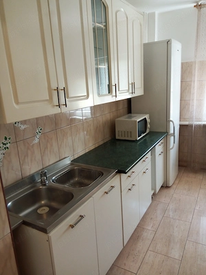 Caut un chirias chiriasa pentru o camera privata situata intr-un apartament de 2 camere decomndat  - imagine 5