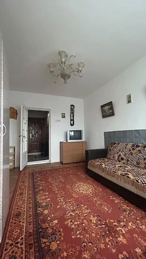 GARSONIERA DE VANZARE MICRO 39A