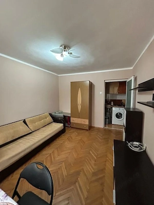 GARSONIERA DE VANZARE MICRO 19