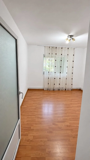 Vând apartament 2 camere - imagine 3