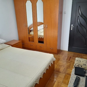 Ofer spre Chirie Apart 2 Cam et 3 ,Pietonal ,250 Euro   luna  - imagine 11